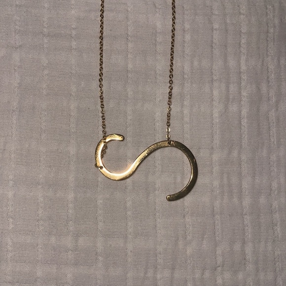 Large “ S” initial necklace - Picture 3 of 4